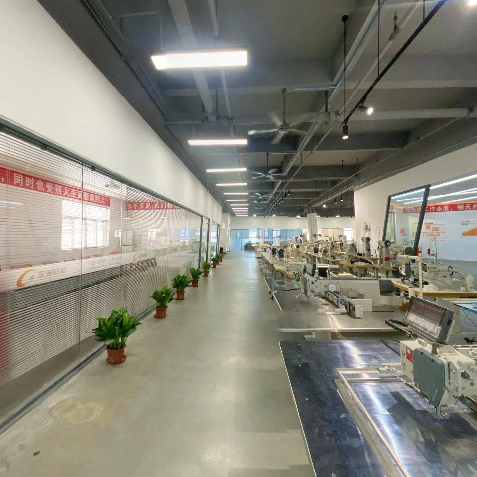 东莞市星驰缝制设备有限公司